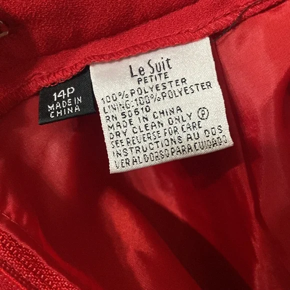 Le Suit Women's Red Skirt Suit - Picture 12 of 13
